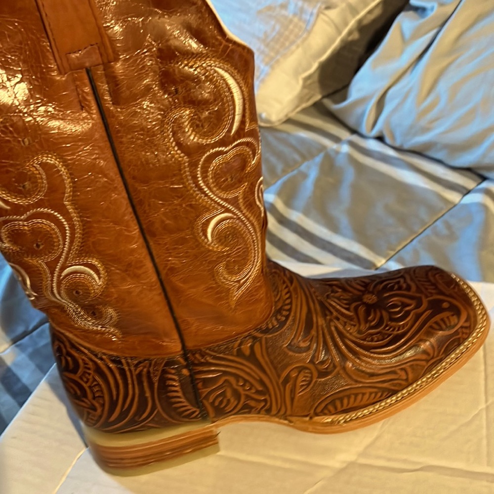 men's cowboy boots with printed design in brown color size 11 for men